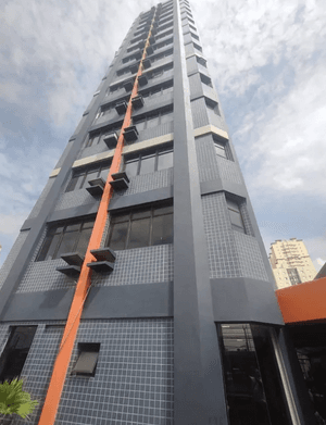 Works Empresarial Center